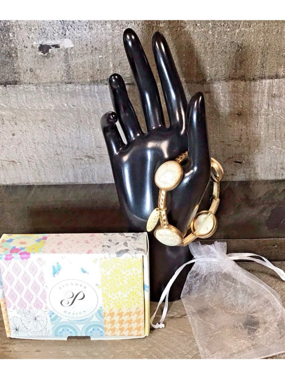 Plunder Design ‘Lucille’ Cream Marbled Goldtone Stretch Elastic Bracelet NIB